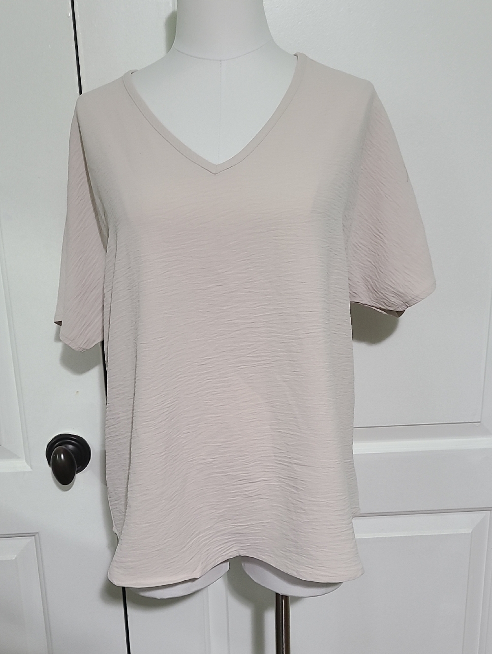 Zenana Cream Short Sleeve Crinkle Fabric V Neck Blouse